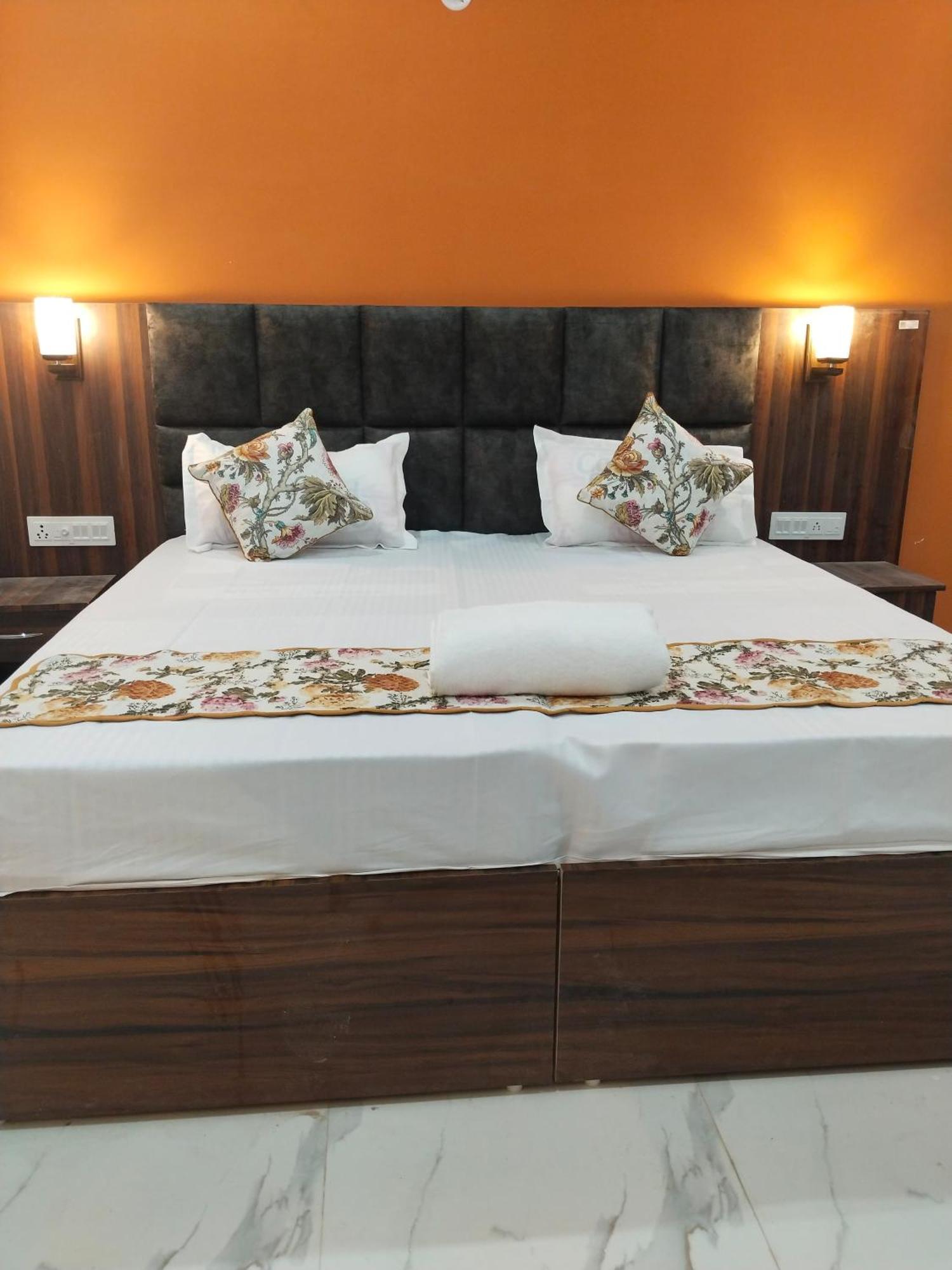 Atithi Inn Khajuraho Luaran gambar